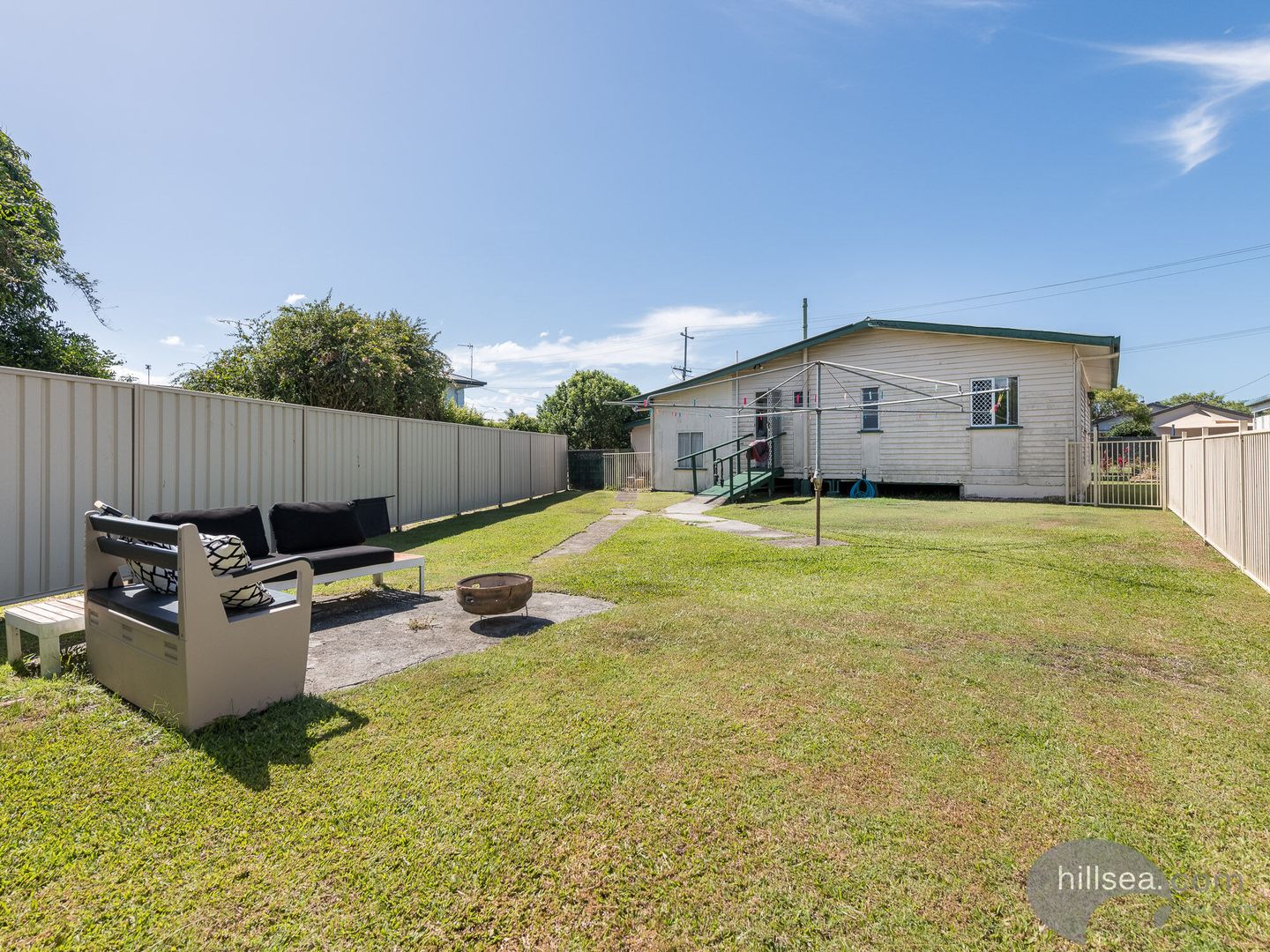 10 Sunbird Avenue, Paradise Point QLD 4216, Image 2