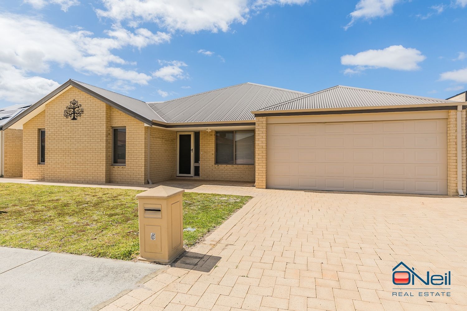4 bedrooms House in 5 Canterbury Trail HARRISDALE WA, 6112