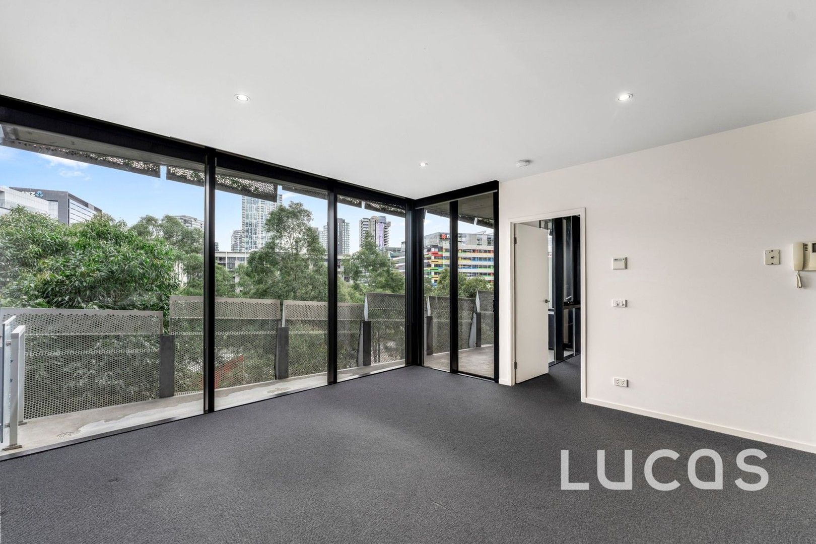 1 bedrooms Apartment / Unit / Flat in 402/12 Waterview Walk DOCKLANDS VIC, 3008