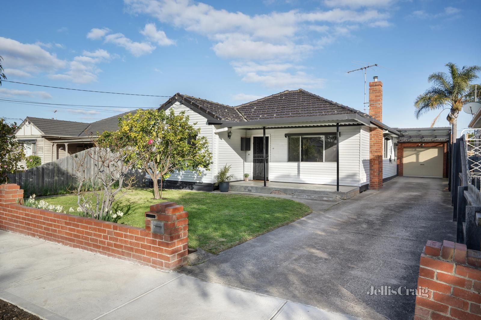 3 bedrooms House in 17 Alexandra Street PASCOE VALE VIC, 3044