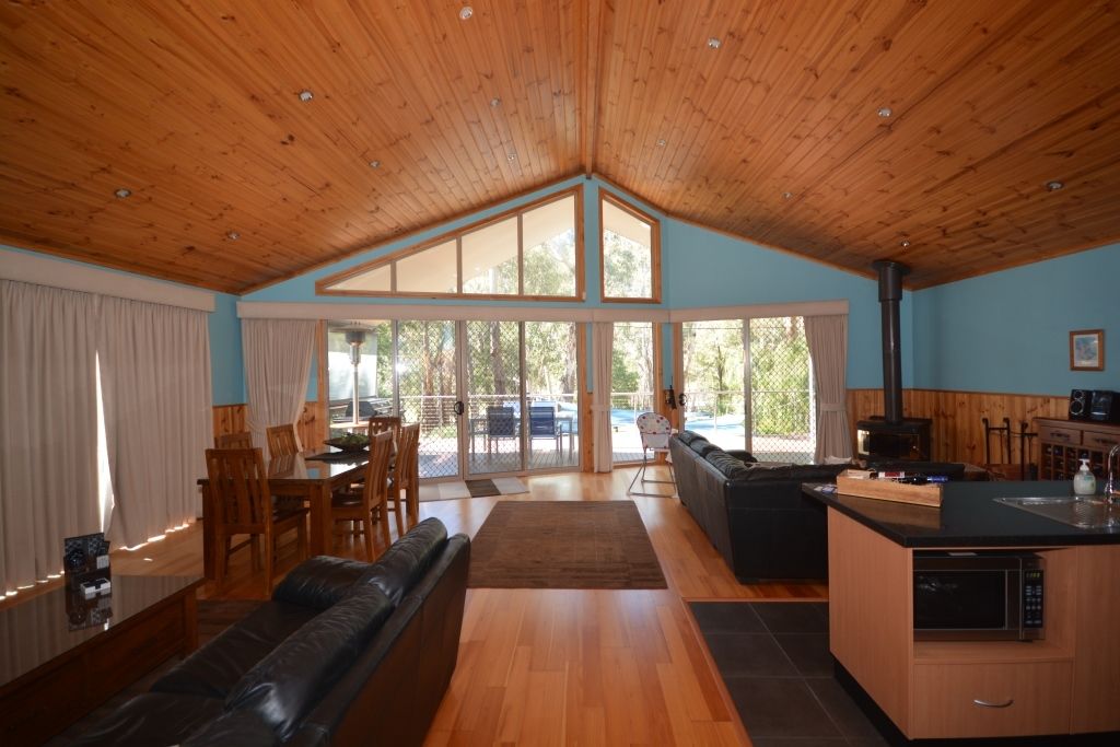 50 Royston Rd, Halls Gap VIC 3381, Image 2