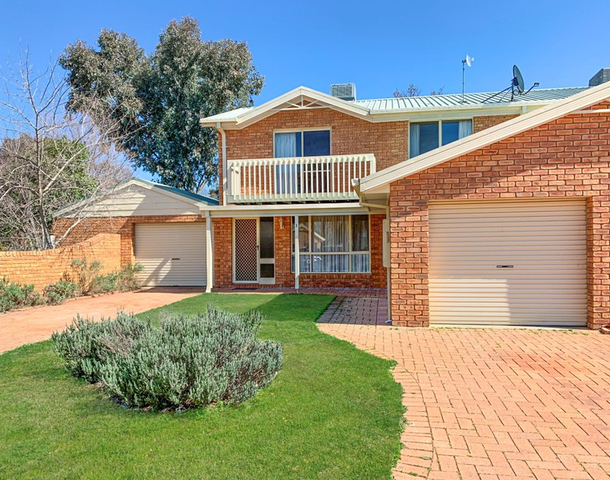 1/2 Bowman Court, West Wodonga VIC 3690