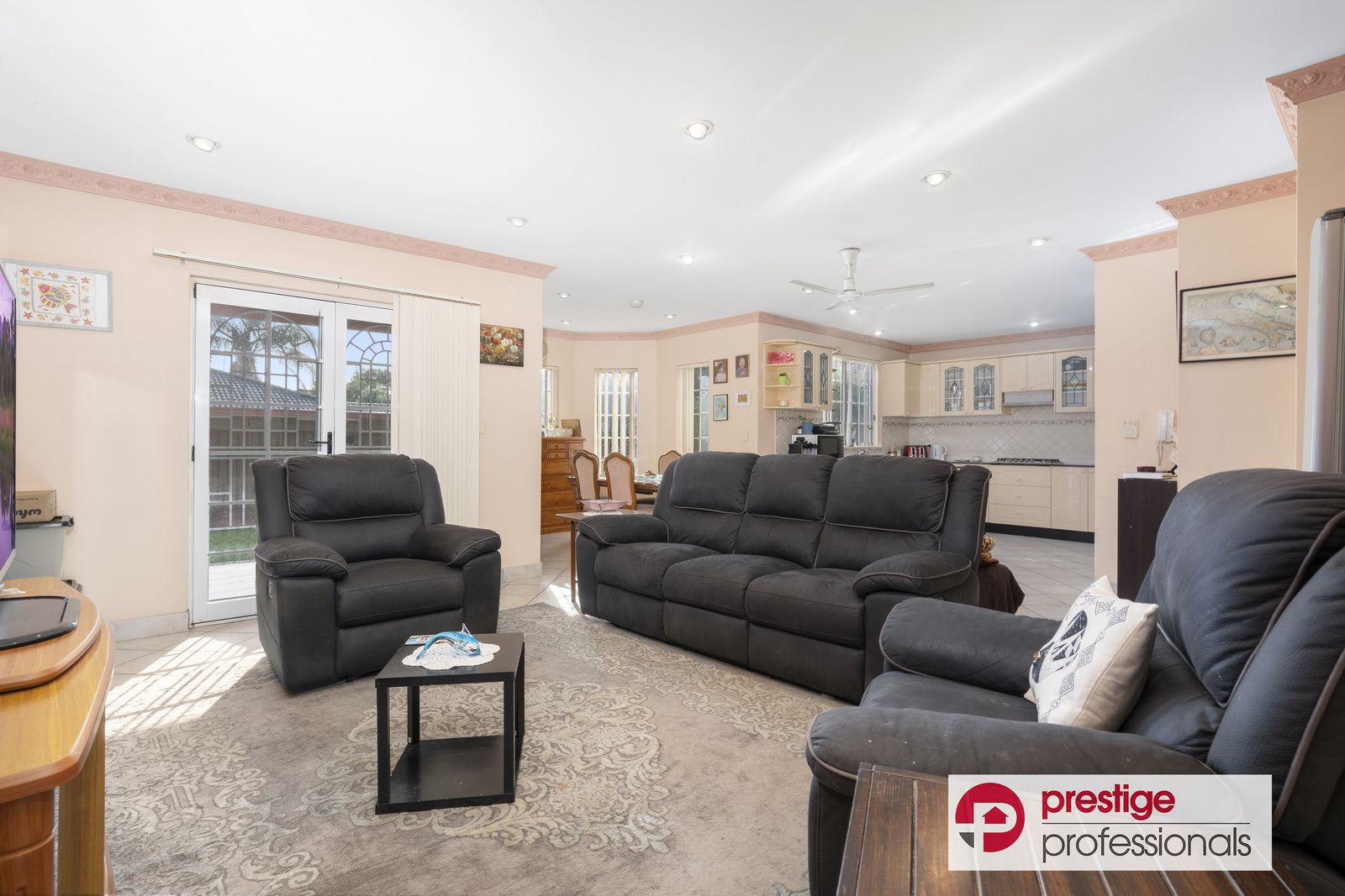 5 Collie Court, Wattle Grove NSW 2173, Image 2