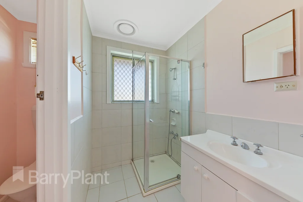 Additional image 3 of 2/40 East Esplanade, St Albans VIC 3021