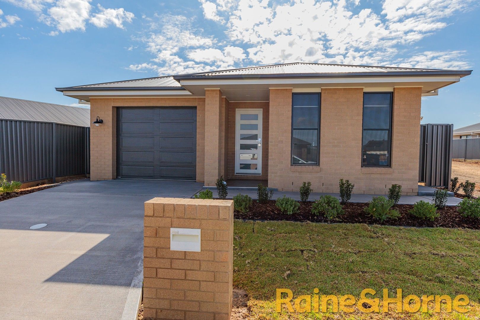 4 bedrooms House in 46 Bradford Circuit DUBBO NSW, 2830