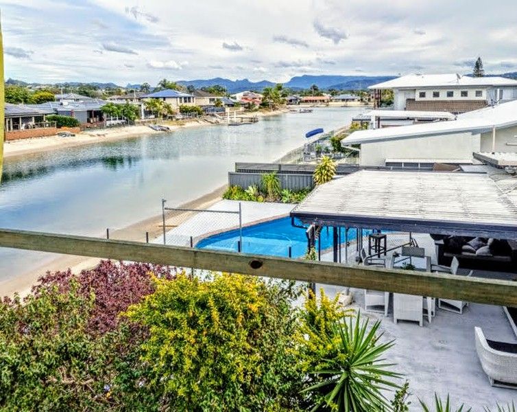 3 bedrooms House in 48 NINETEENTH AVE PALM BEACH QLD, 4221