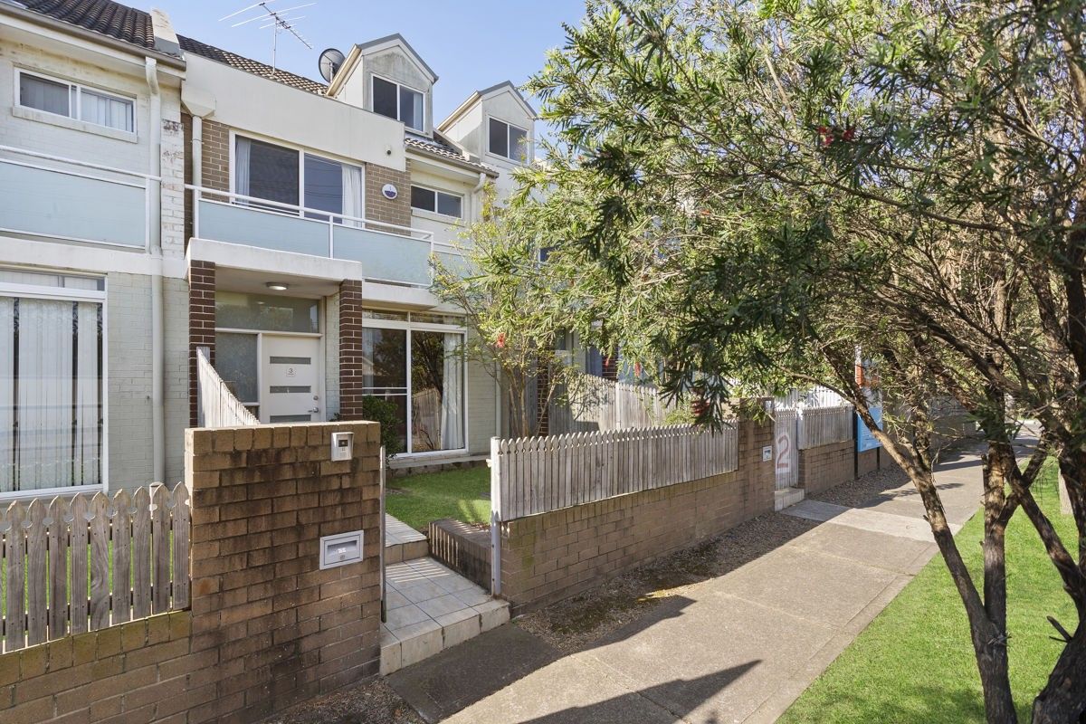 3 bedrooms Townhouse in 3/25-27 Henry Street GUILDFORD NSW, 2161
