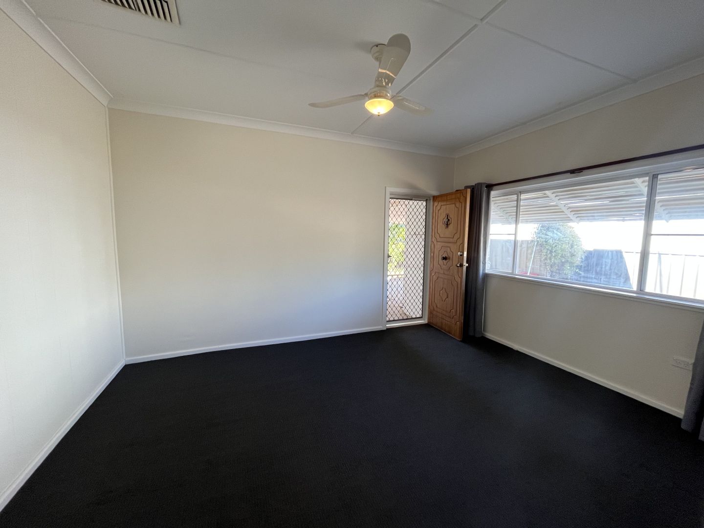 19 Park Street, Tamworth NSW 2340 House For Rent 380 Domain