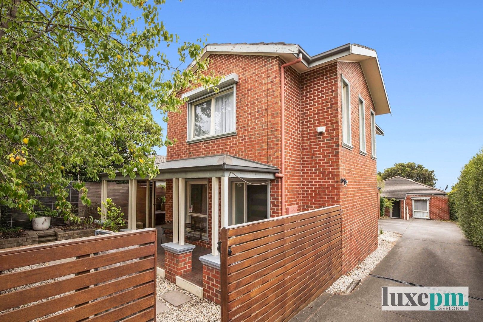 2 bedrooms Townhouse in 1/168 Minerva Road HERNE HILL VIC, 3218