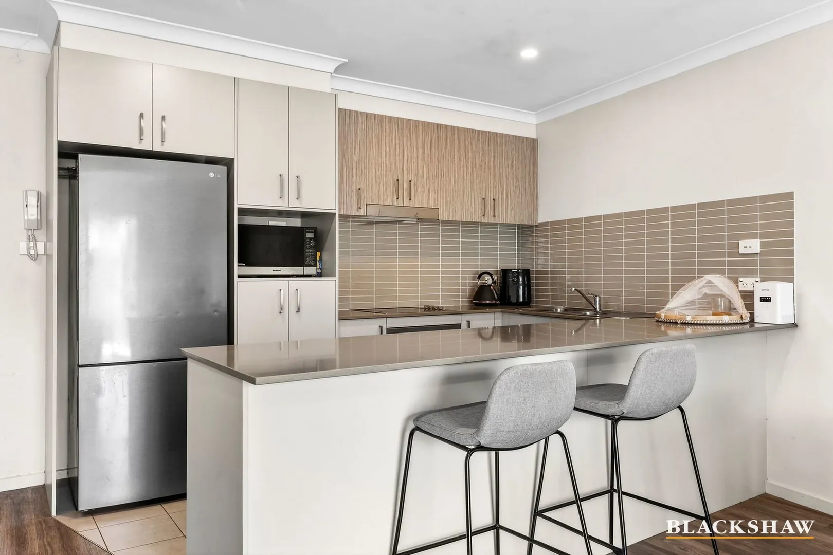Spacious elevated living in a prime Bruce position - Vista 3