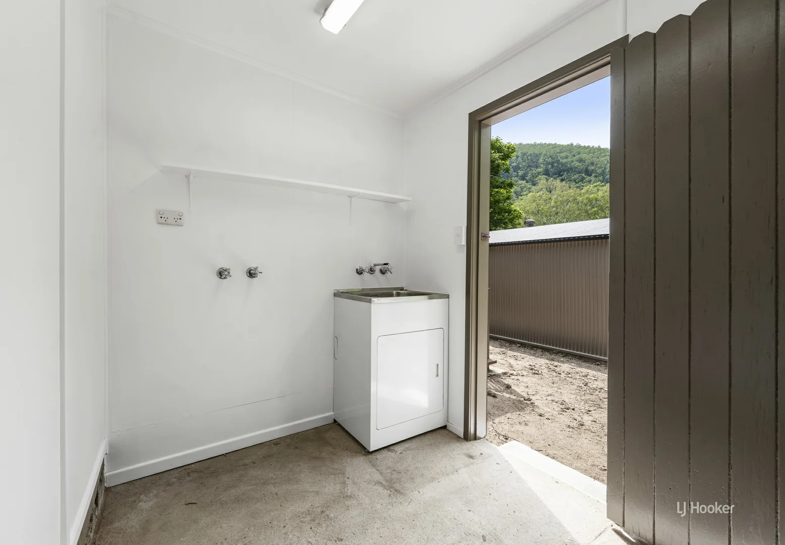 Additional image 14 of 5 Gipps Street, Somerset Dam QLD 4312