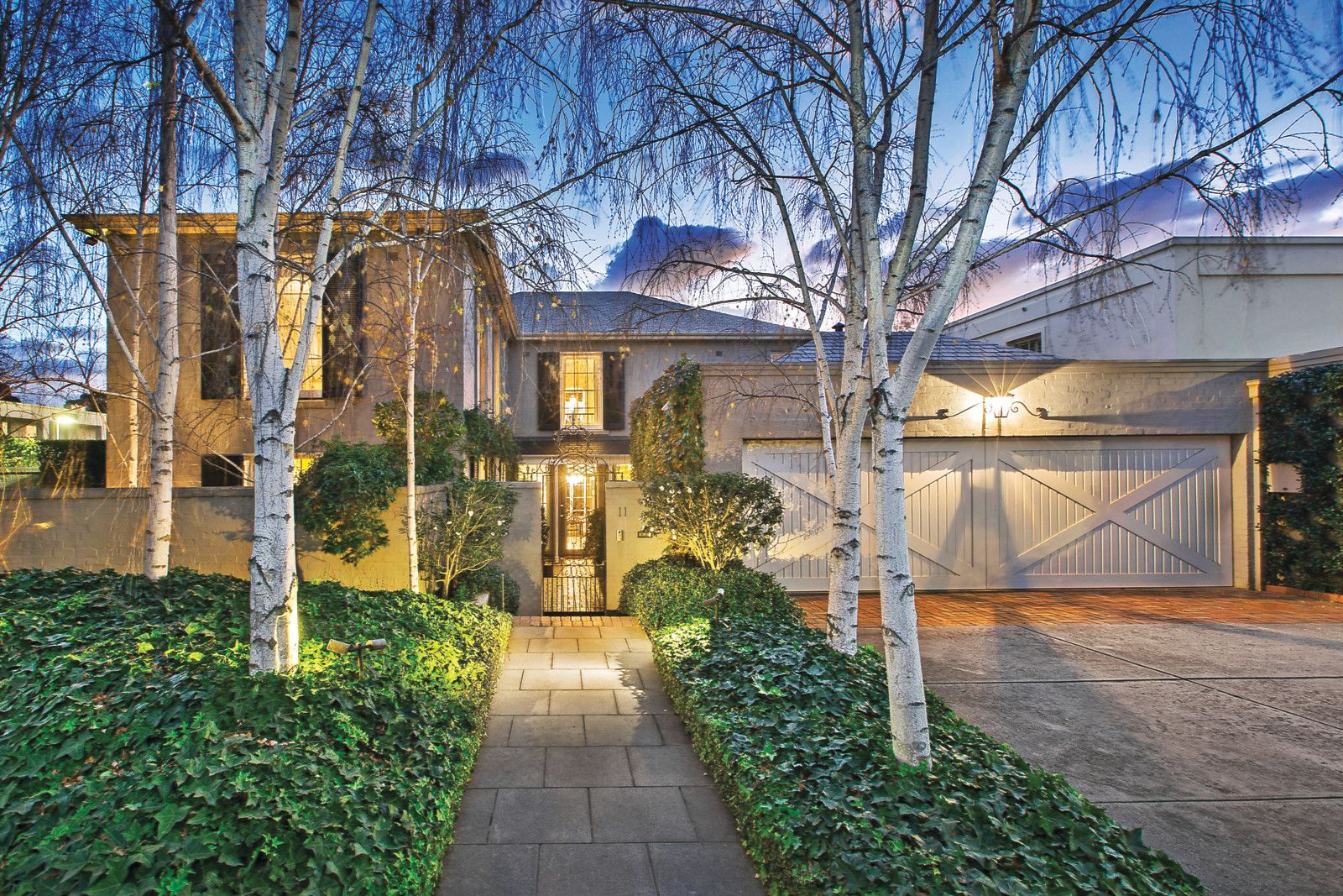 11 Cloverdale Avenue, Toorak VIC 3142, Image 2