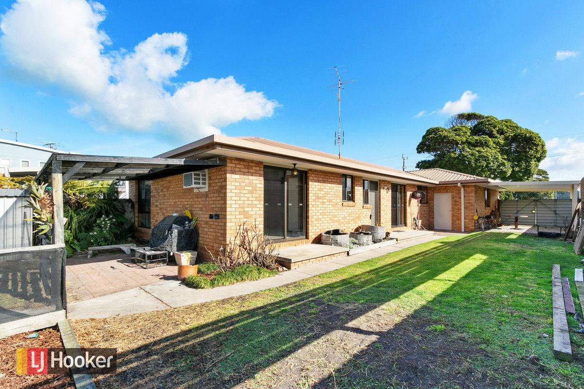 26 Carpenter Street, Lakes Entrance VIC 3909, Image 2