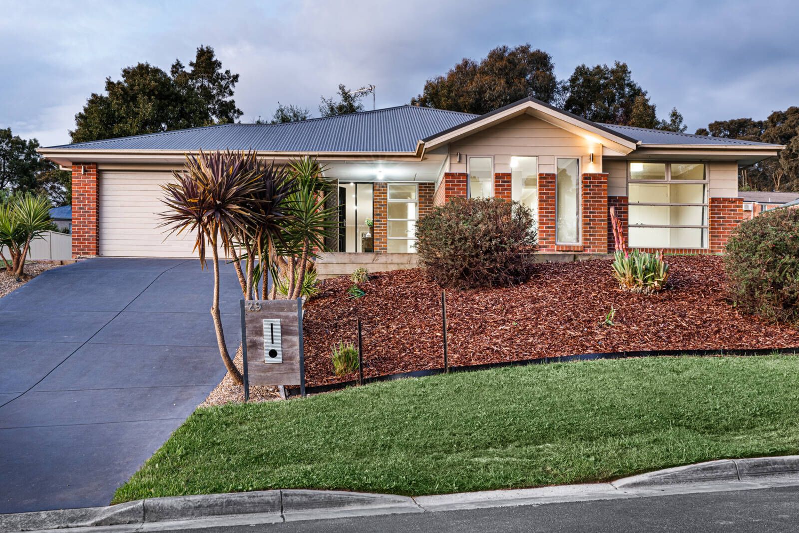 29 Oakbank Drive, Mount Helen VIC 3350