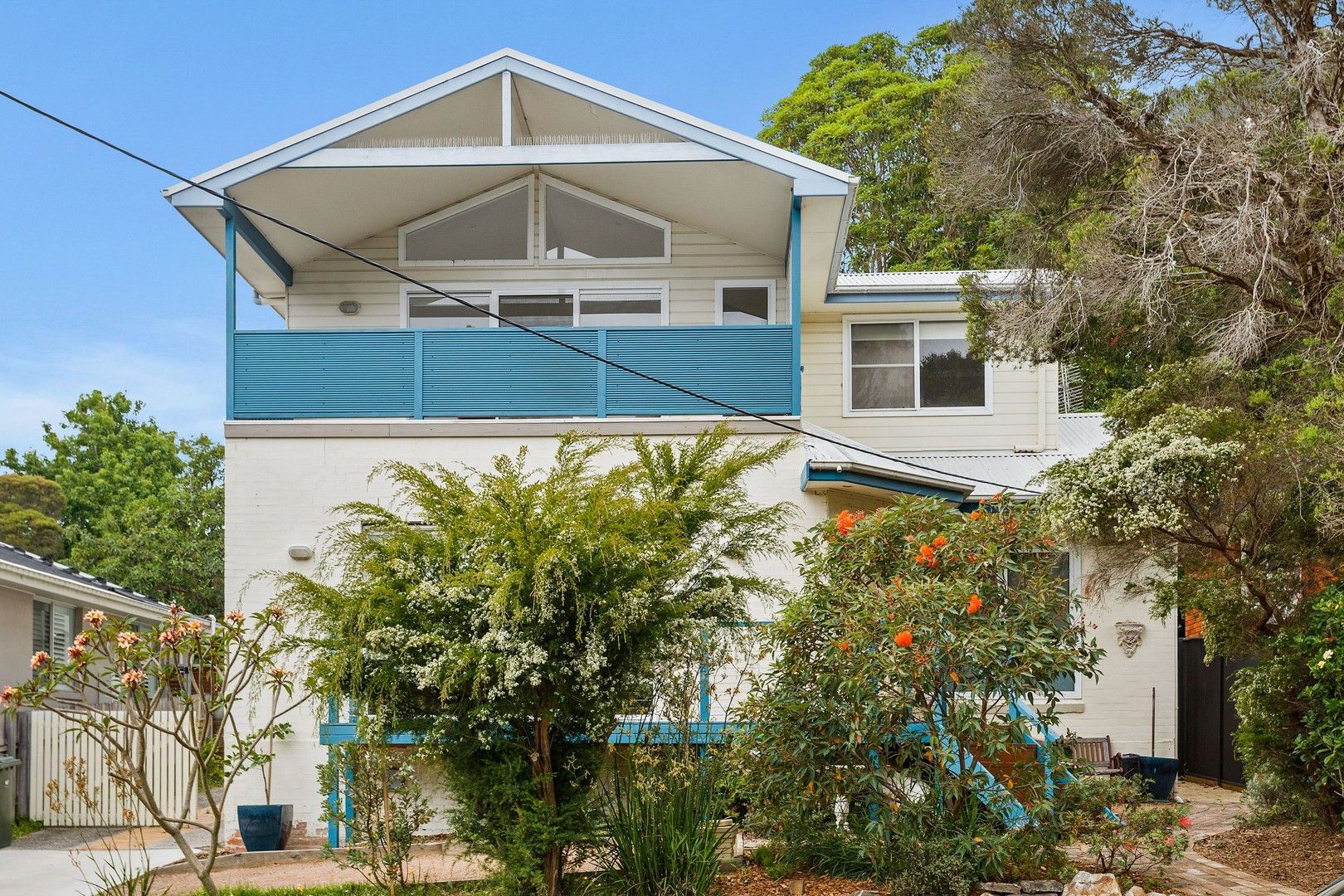 5 bedrooms House in 27 Hutton Street BULLI NSW, 2516