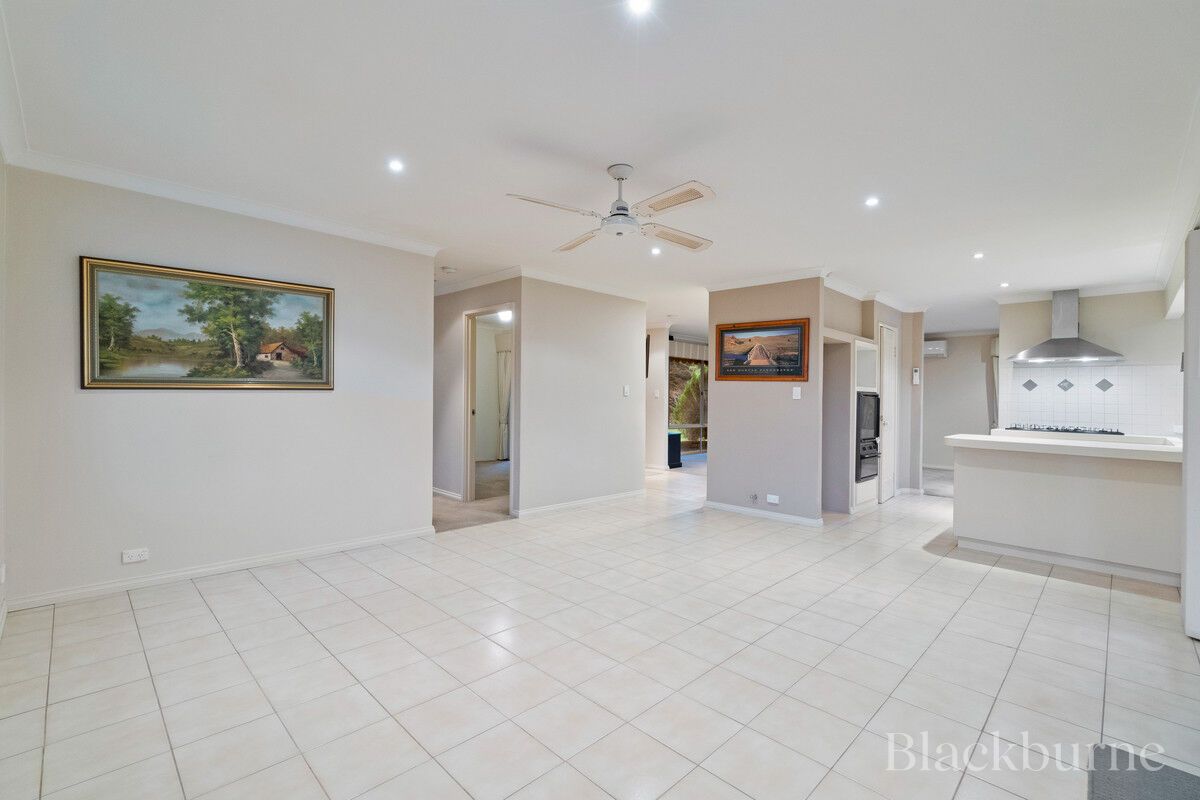 3 bedrooms House in 18 Palm Crest BALLAJURA WA, 6066