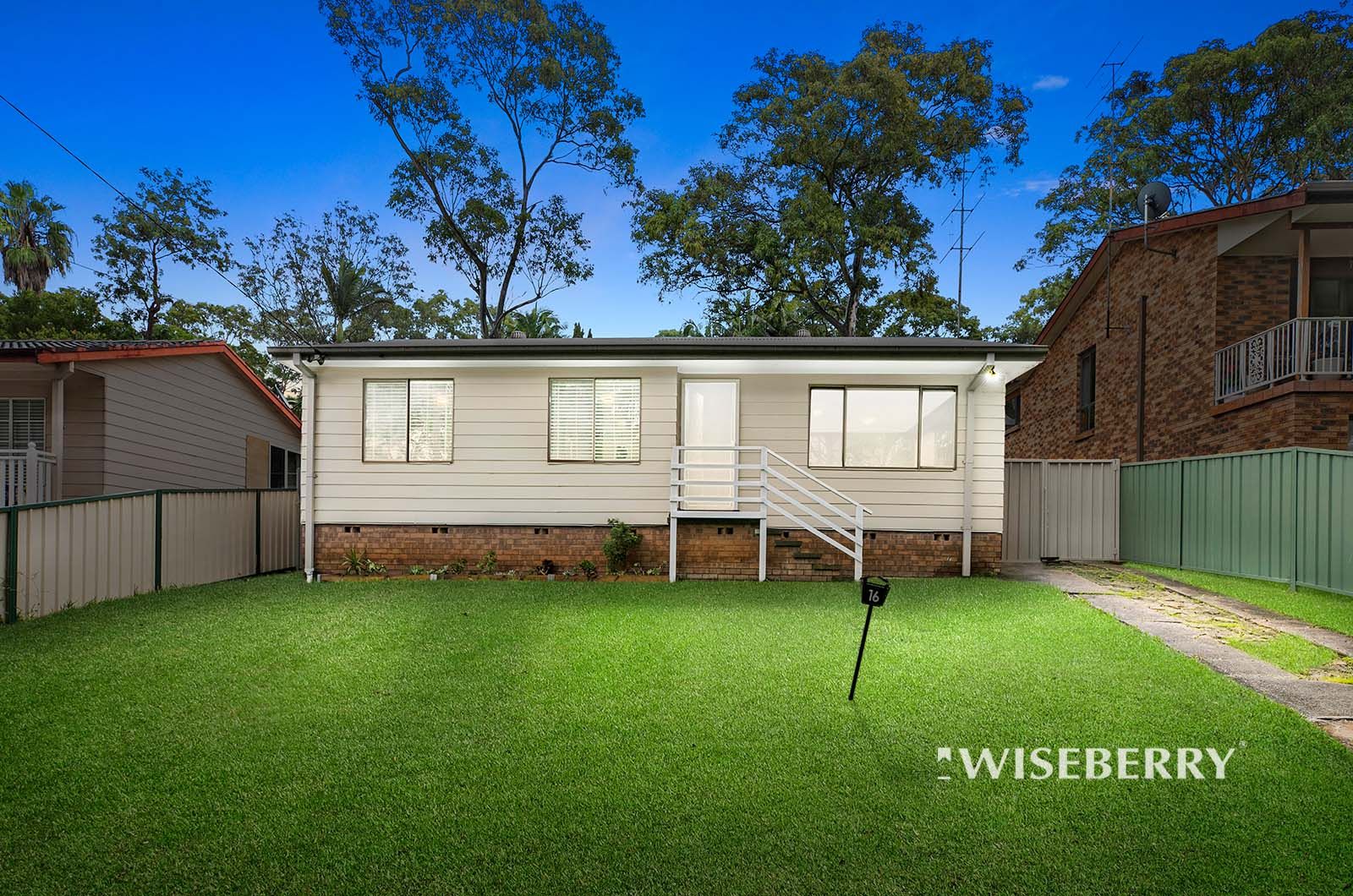 16 Margot Avenue, Gorokan NSW 2263, Image 0