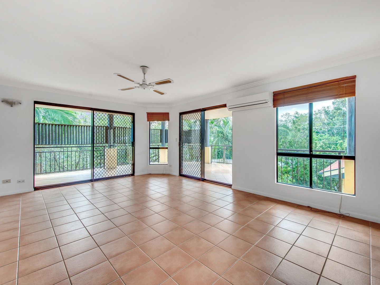 2 bedrooms Apartment / Unit / Flat in 10/121 Sir Fred Schonell Drive ST LUCIA QLD, 4067