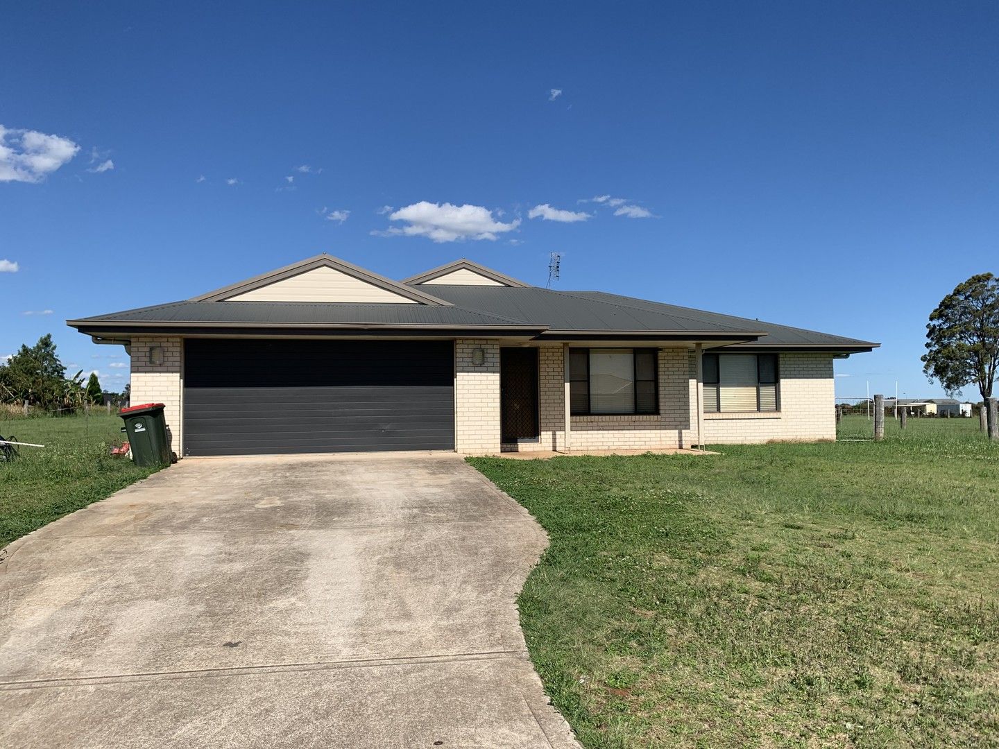 5 bedrooms House in 65-67 Rosella Parade KINGAROY QLD, 4610