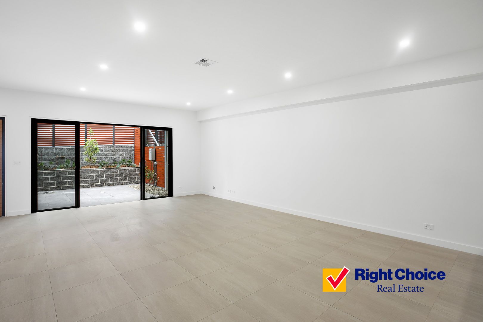 Blackbutt NSW 2529 3 beds townhouse for Rent, 700.00 per week