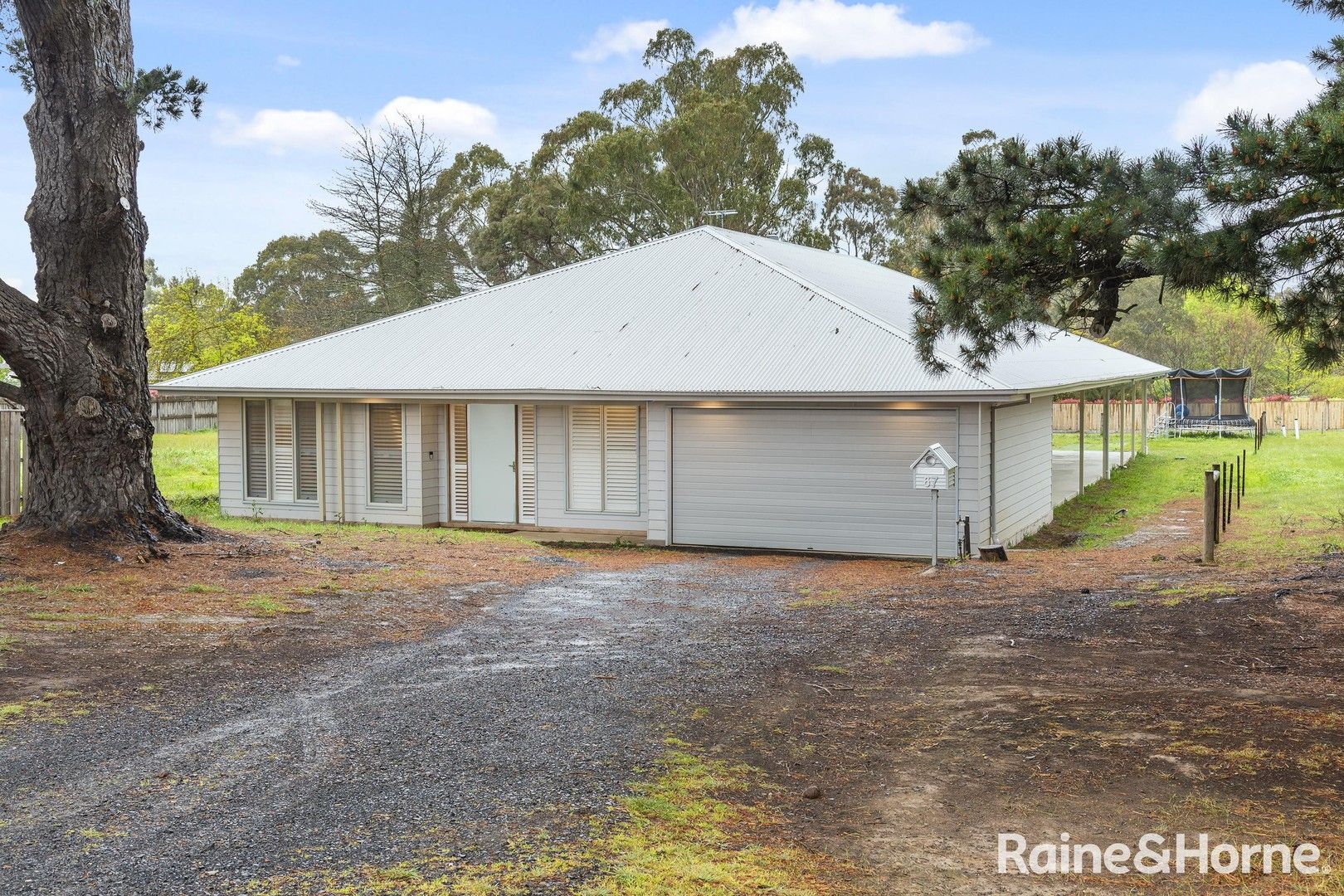 4 bedrooms House in 67 Ross Watt Road GISBORNE VIC, 3437