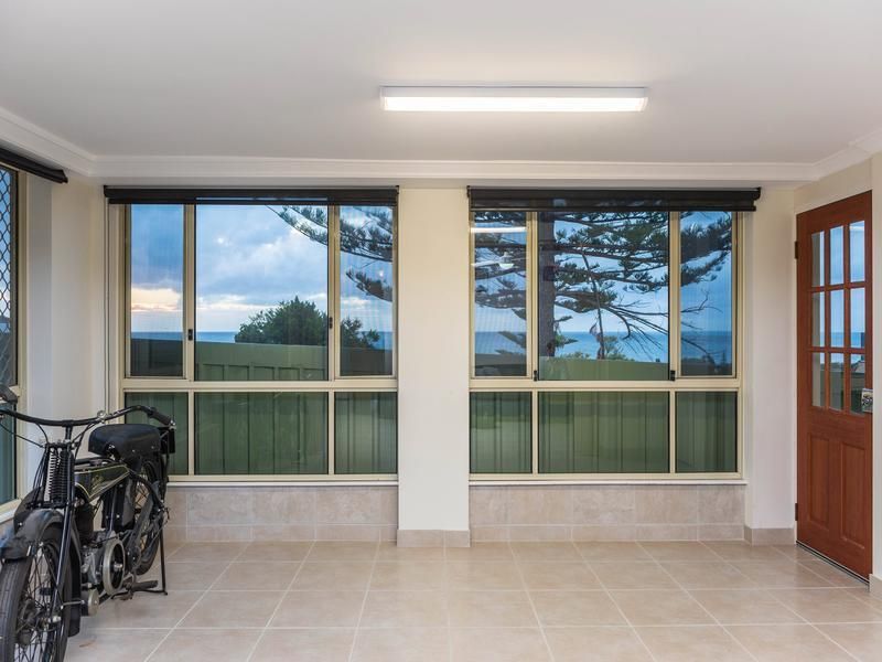 27 Beach Road, Coogee WA 6166, Image 2