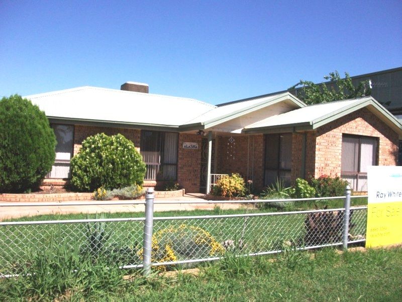 18 Gordon Street, Condobolin NSW 2877, Image 0