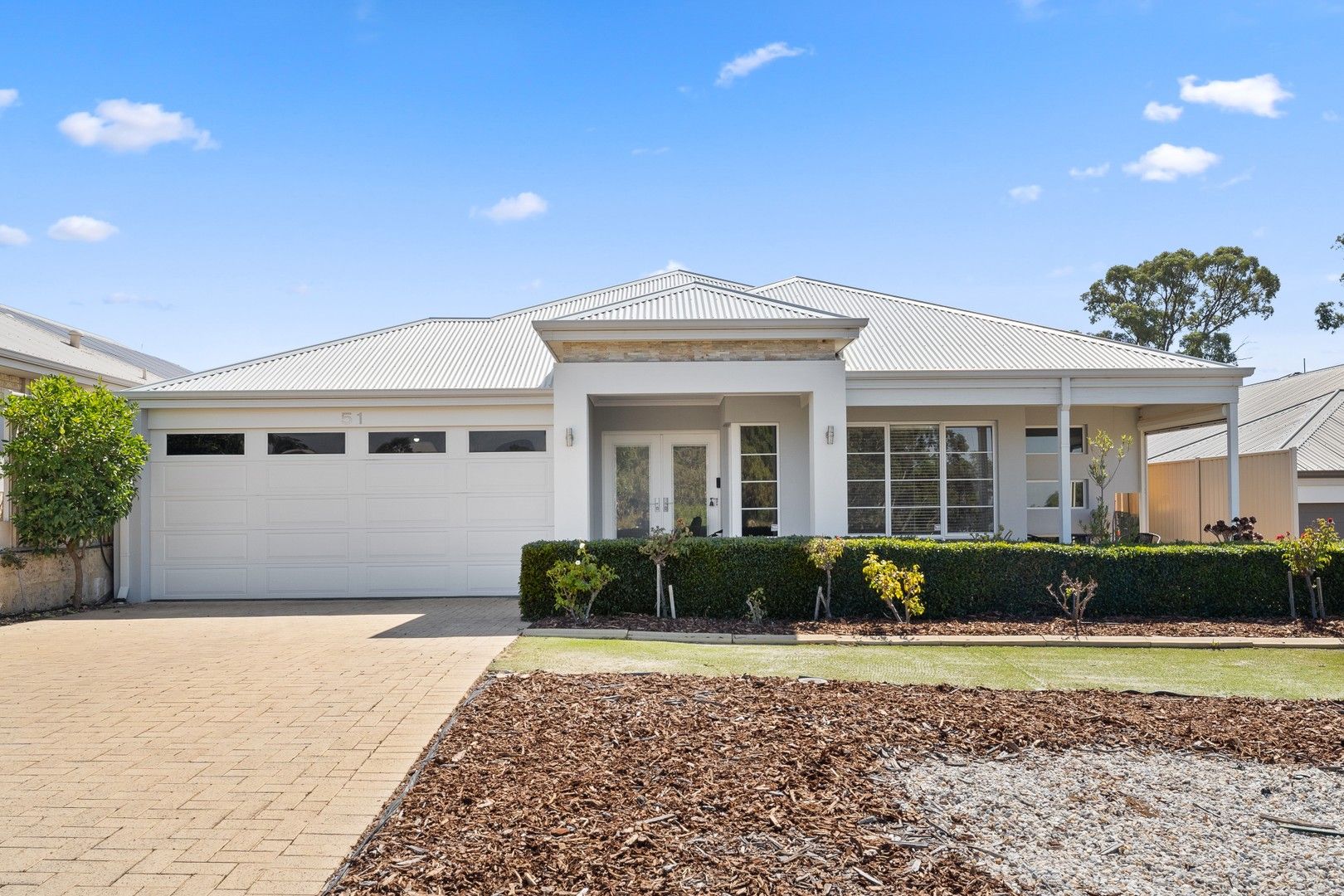 4 bedrooms House in 51 St James Drive BALDIVIS WA, 6171