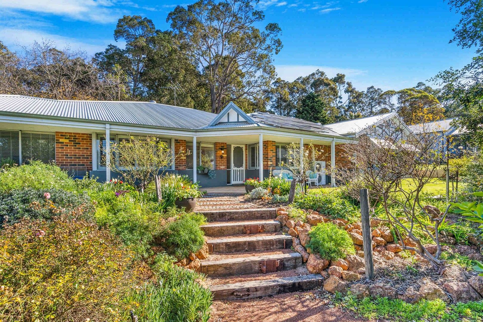 22 Yilgarn Street, Mundaring WA 6073, Image 0