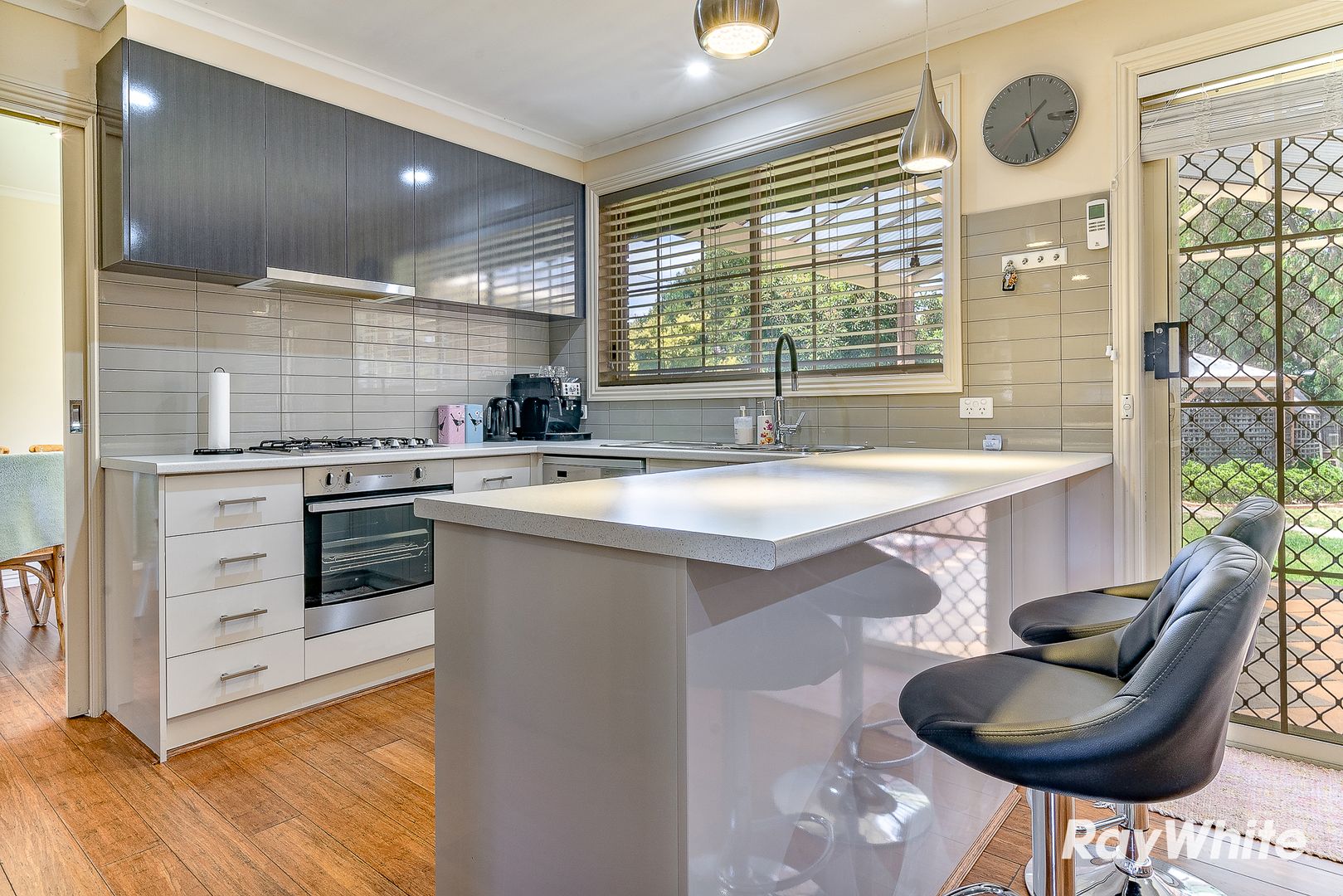 8 Hollywood Court, Strathdale VIC 3550, Image 2
