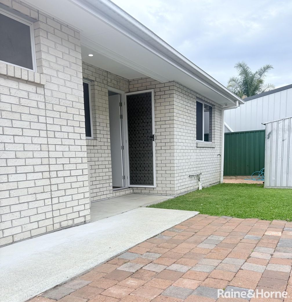 2 bedrooms House in 15 Robin Parade VICTORIA POINT QLD, 4165