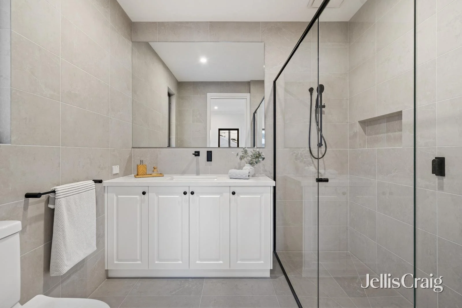 Additional image 15 of 5 Aminga Avenue, Doncaster East VIC 3109