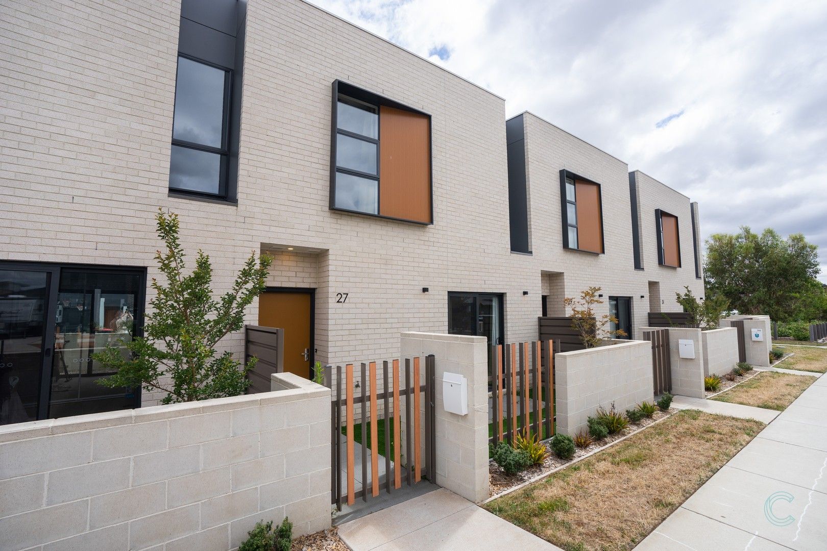4 bedrooms Townhouse in 27 Pademelon Street THROSBY ACT, 2914