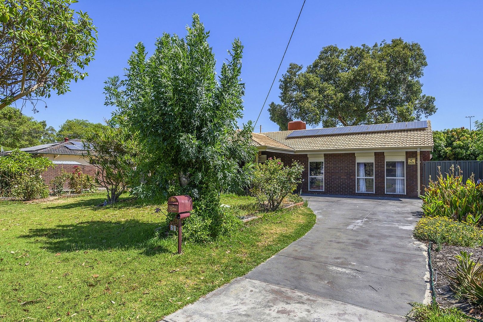 21 Marlow Way, Thornlie WA 6108 House For Rent 600 Domain