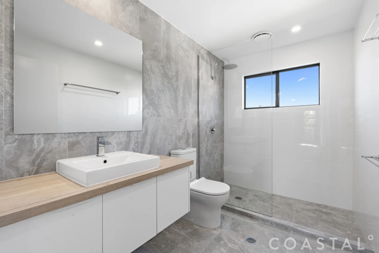 Additional image 11 of 12 Pacific Boulevard, Broadbeach Waters QLD 4218