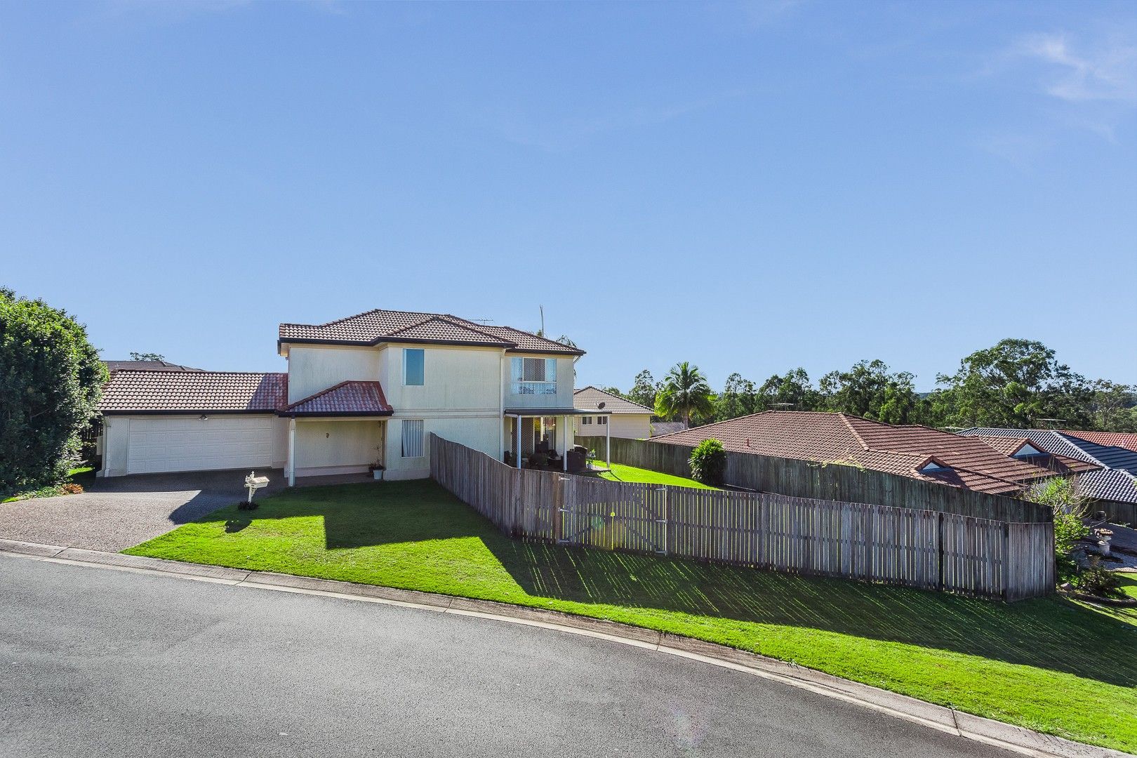 4 bedrooms House in 12 Alan Crescent EIGHT MILE PLAINS QLD, 4113