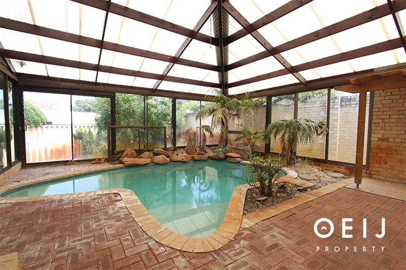 5 bedrooms House in 2 Clare Court WINTHROP WA, 6150