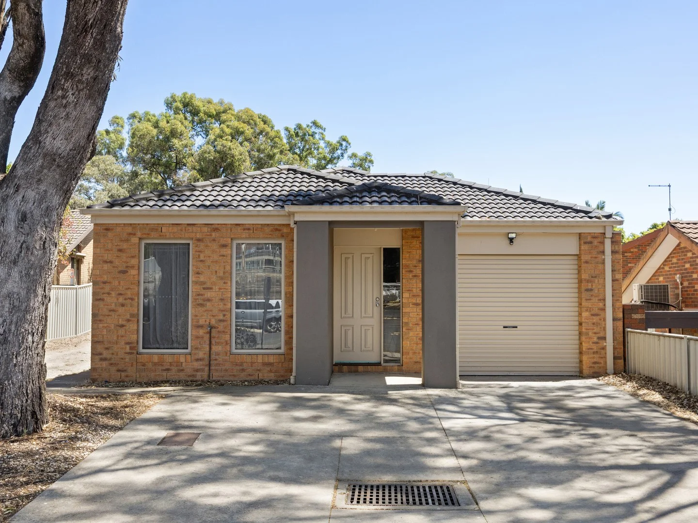 1/8 Sharon St, Flora Hill VIC 3550