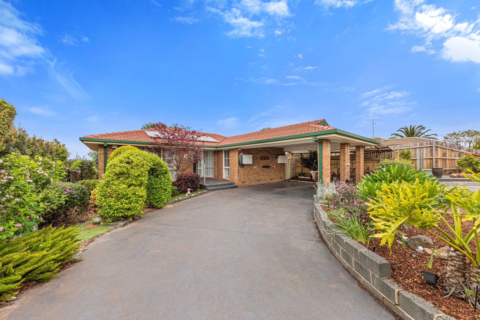 4 bedrooms House in 20 Leigh Drive PAKENHAM VIC, 3810