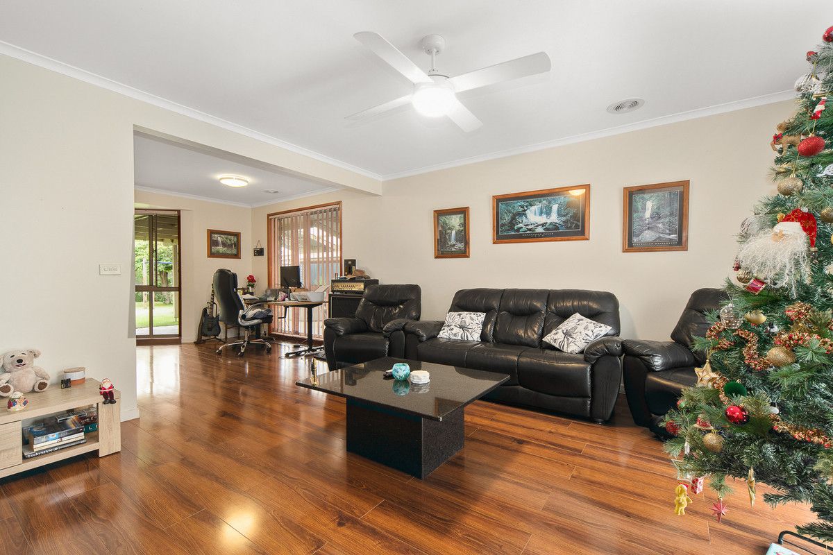 11 Louise Court, Skye VIC 3977, Image 2