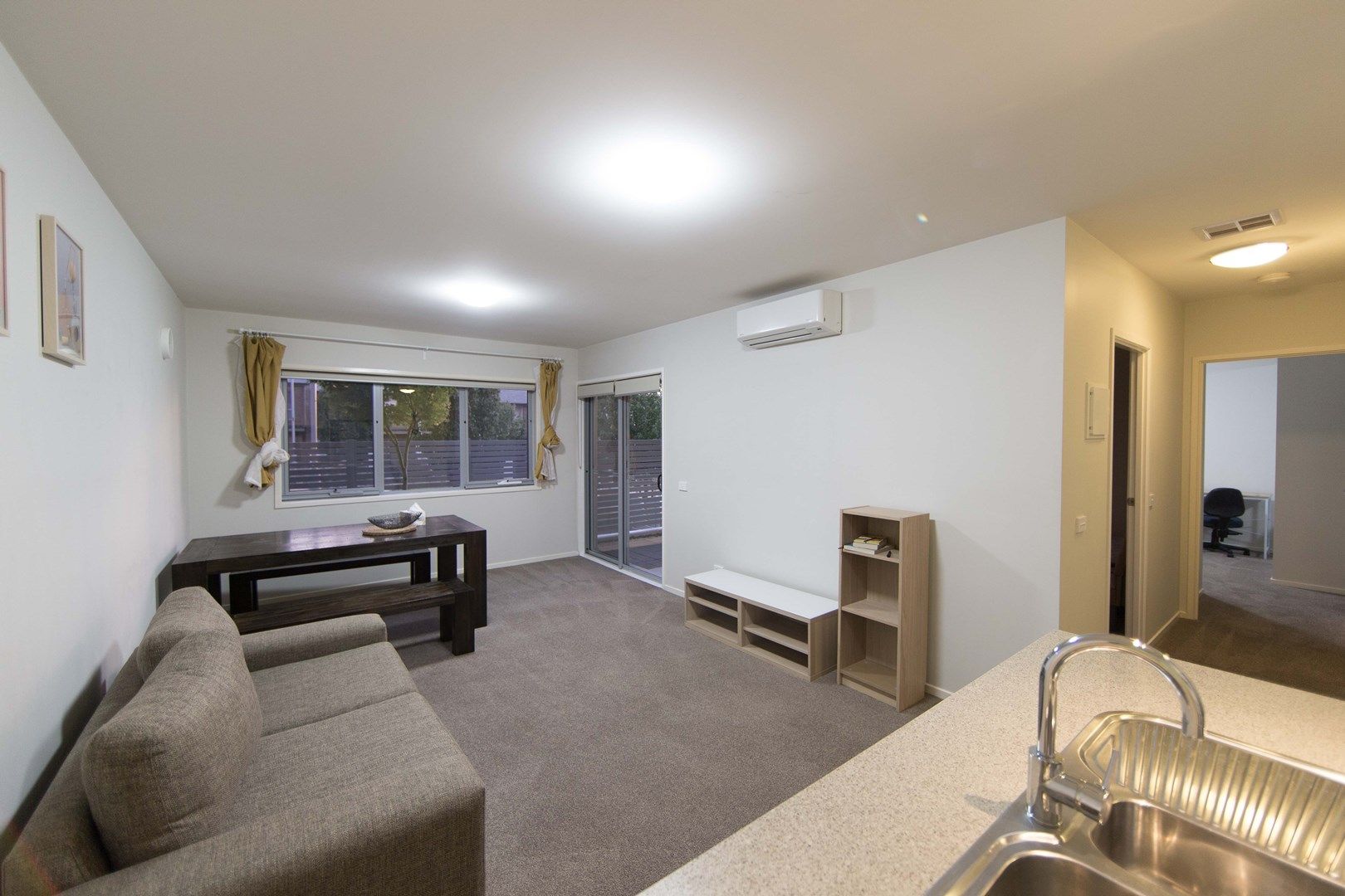 2 bedrooms Apartment / Unit / Flat in 2/4 Thadoona CRACE ACT, 2911