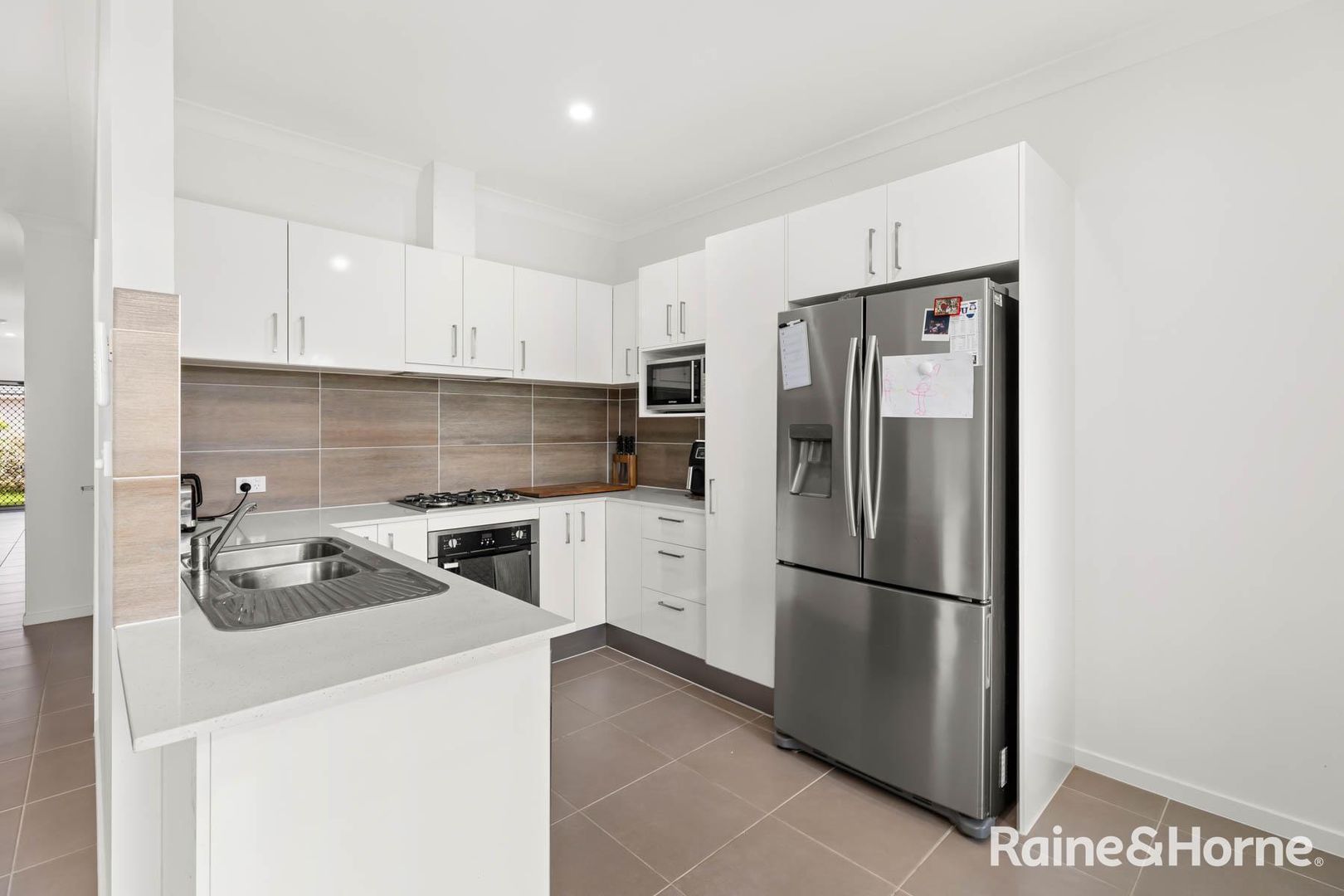 10 Kinross Avenue, Cameron Park NSW 2285, Image 2