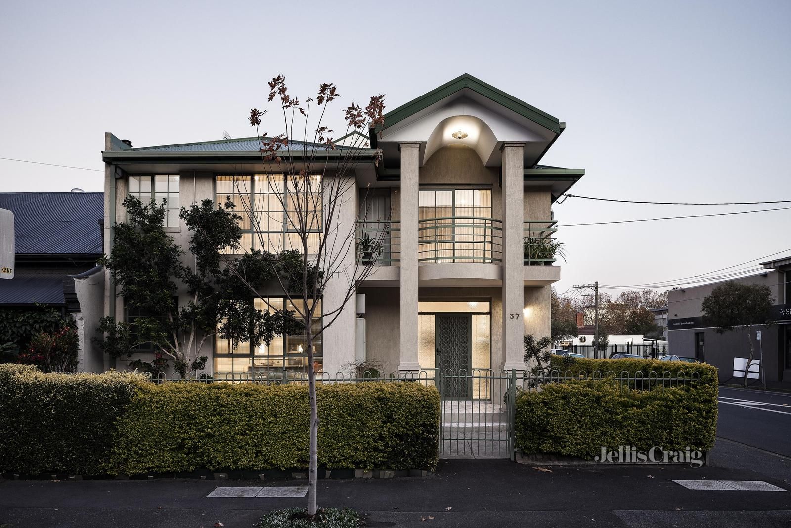 6 bedrooms House in 37 Church Street ABBOTSFORD VIC, 3067
