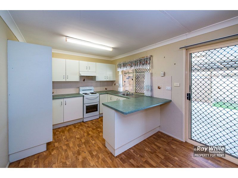 2/1 Mungarra Drive, Kawana QLD 4701, Image 2