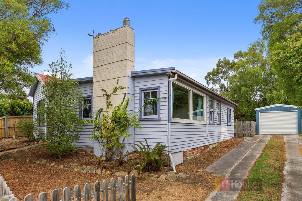 233 Roslyn Avenue, Blackmans Bay TAS 7052, Image 0