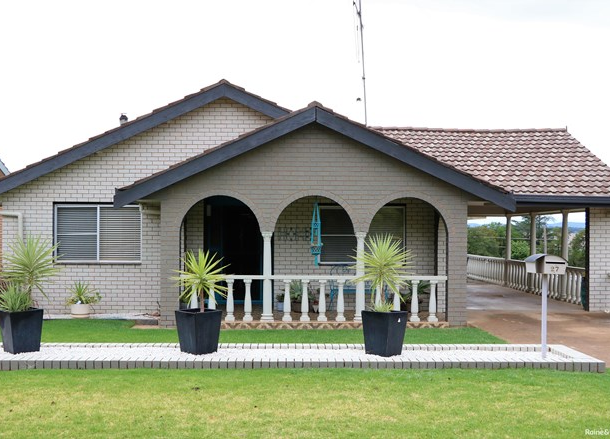 27 Mengarvie Road, Parkes NSW 2870