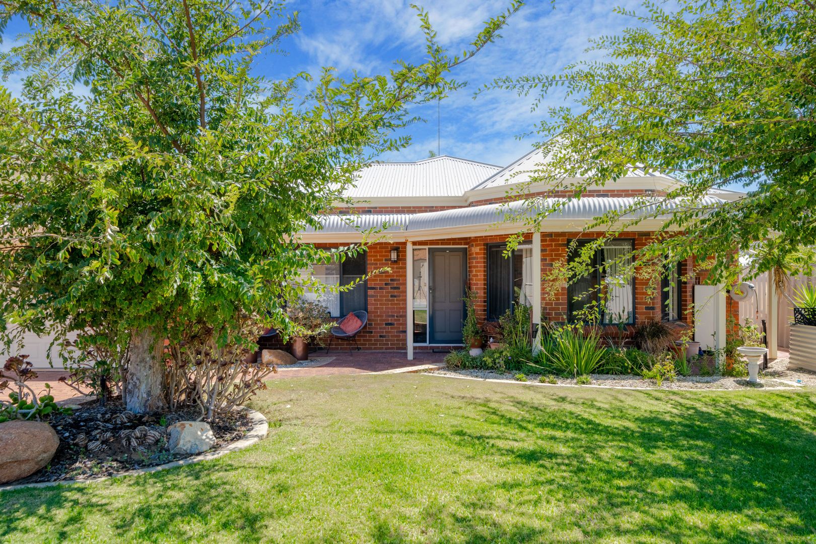 2 Howe Close, San Remo WA 6210, Image 2