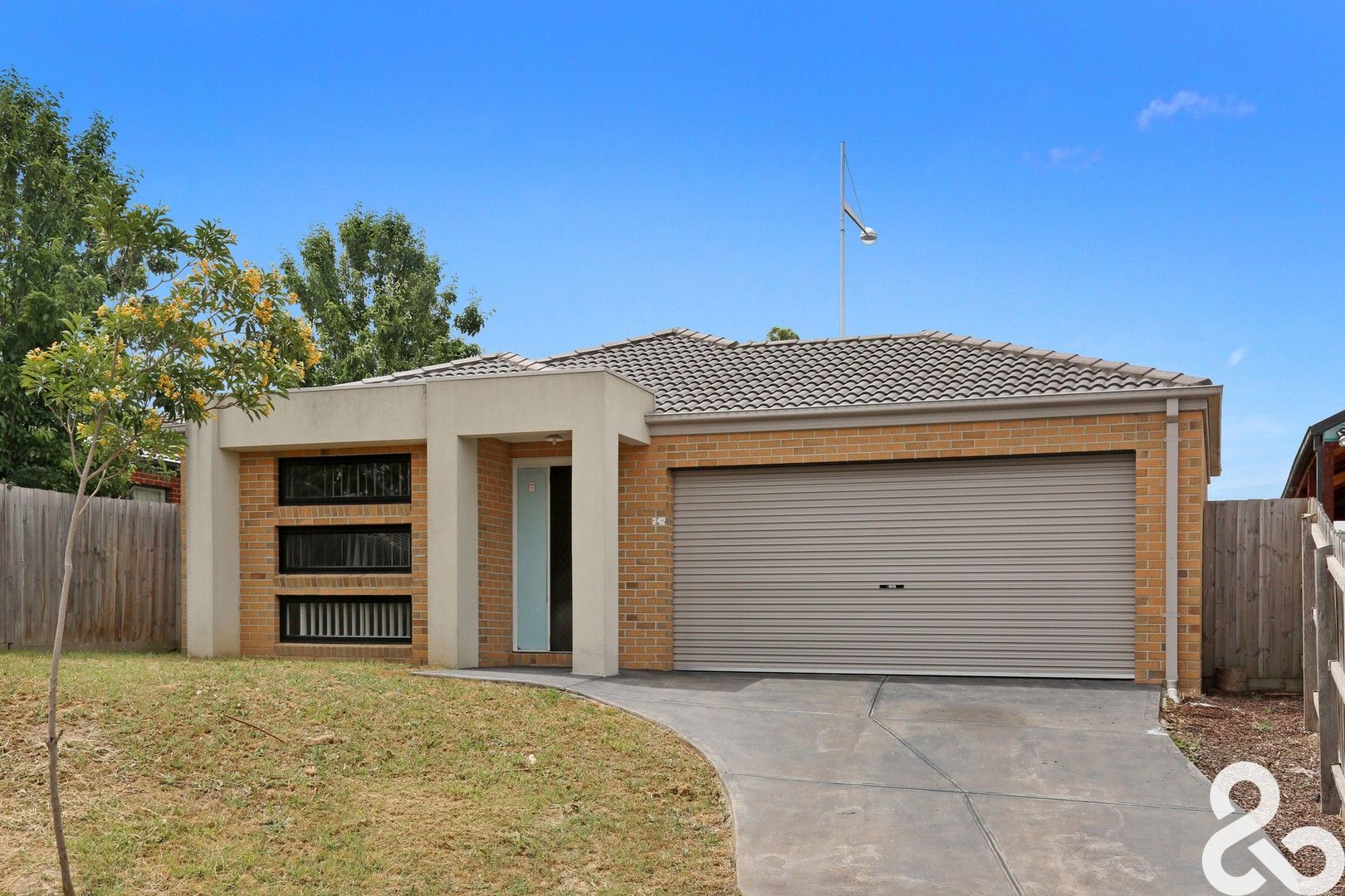 242 The Lakes Boulevard , South Morang VIC 3752