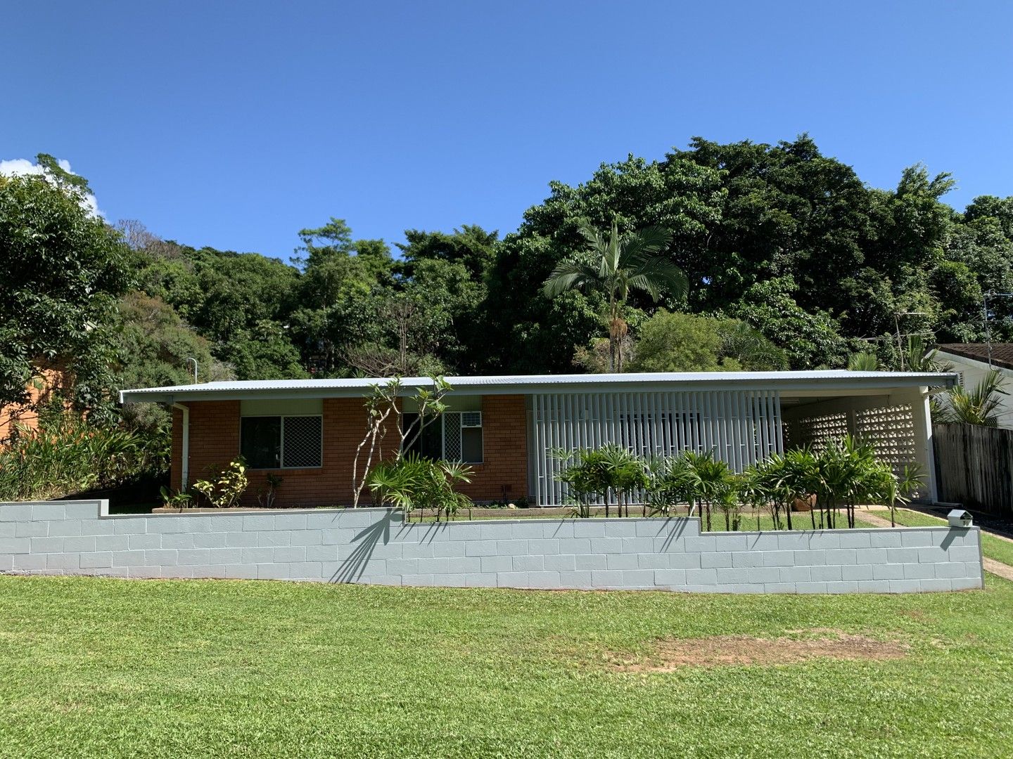 3 bedrooms House in 38 Merrybrook Street FRESHWATER QLD, 4870