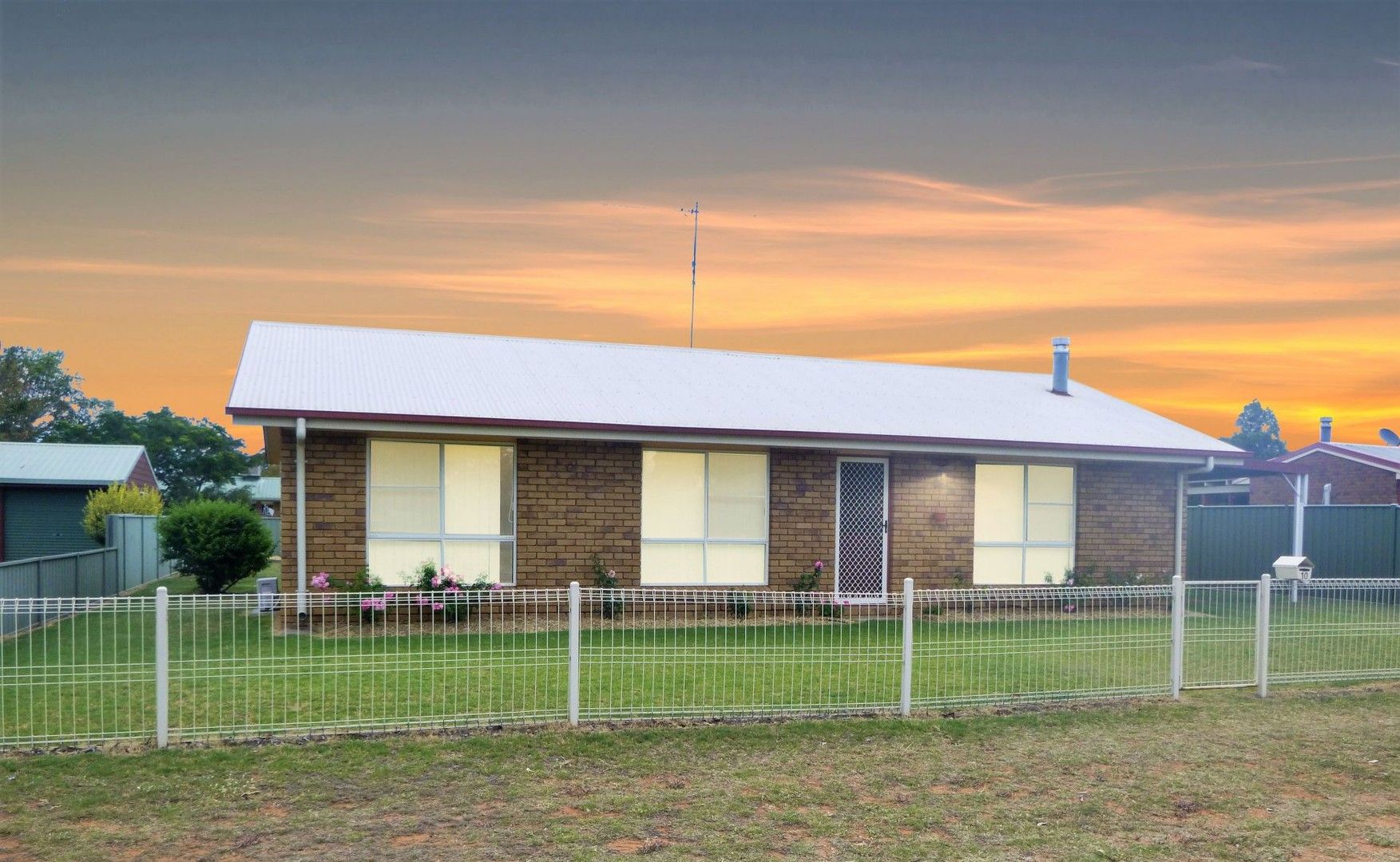 3 bedrooms House in 10 McIntyre Street CHINCHILLA QLD, 4413